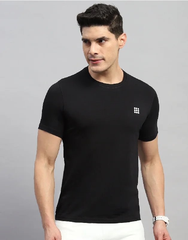 Men Black Solid Round Neck Half Sleeve T-Shirt