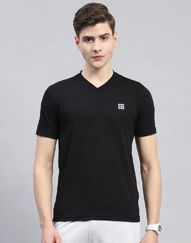 Men Black Solid V Neck Half Sleeve T-Shirt