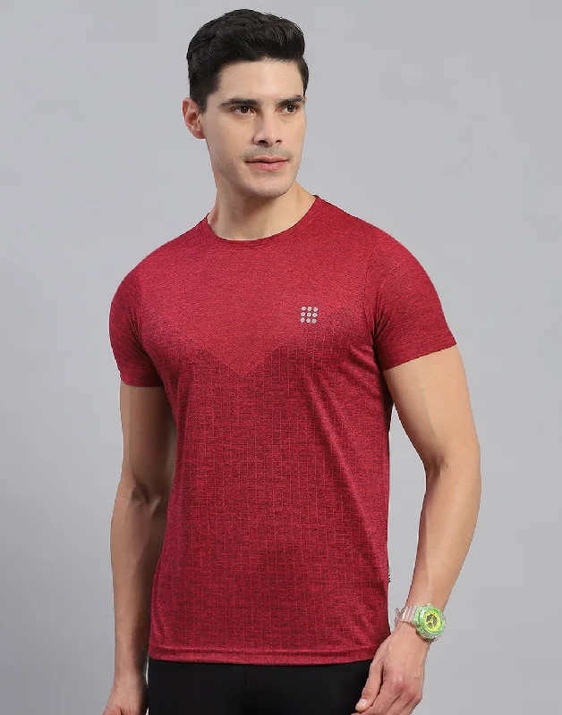 Men Maroon Self Design Round Neck Half Sleeve T-Shirt