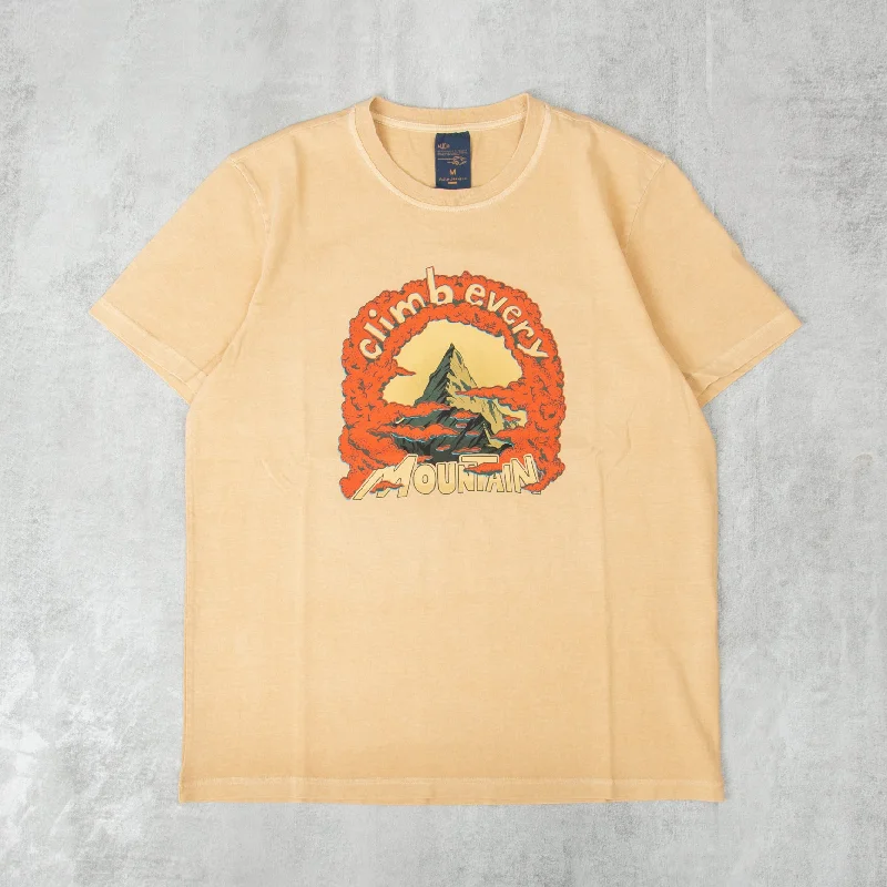 Nudie Roy Every Mountain S/S Tee - Faded Sun